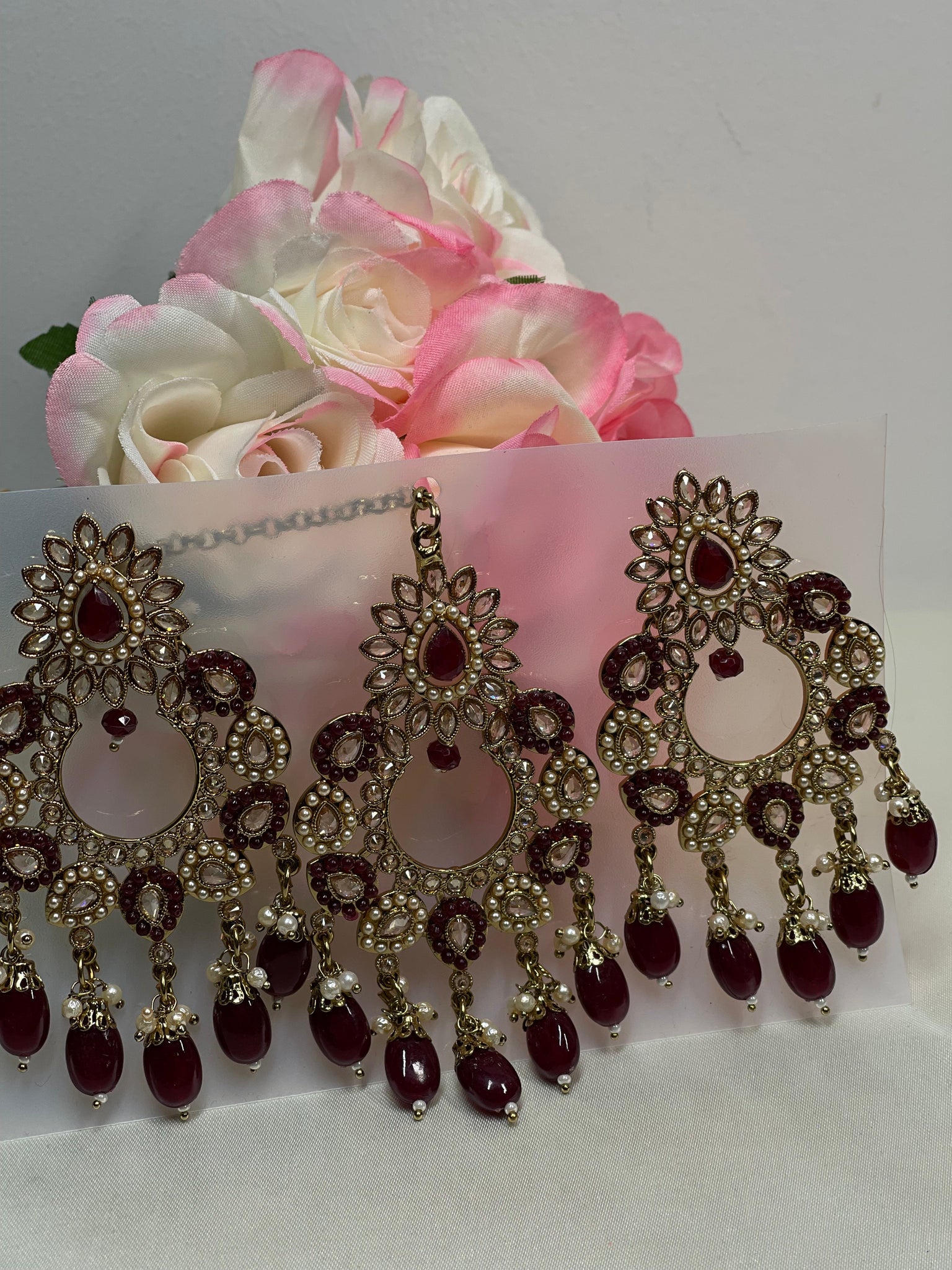 ROUND SHAPE DANGLERS WITH TIKKA