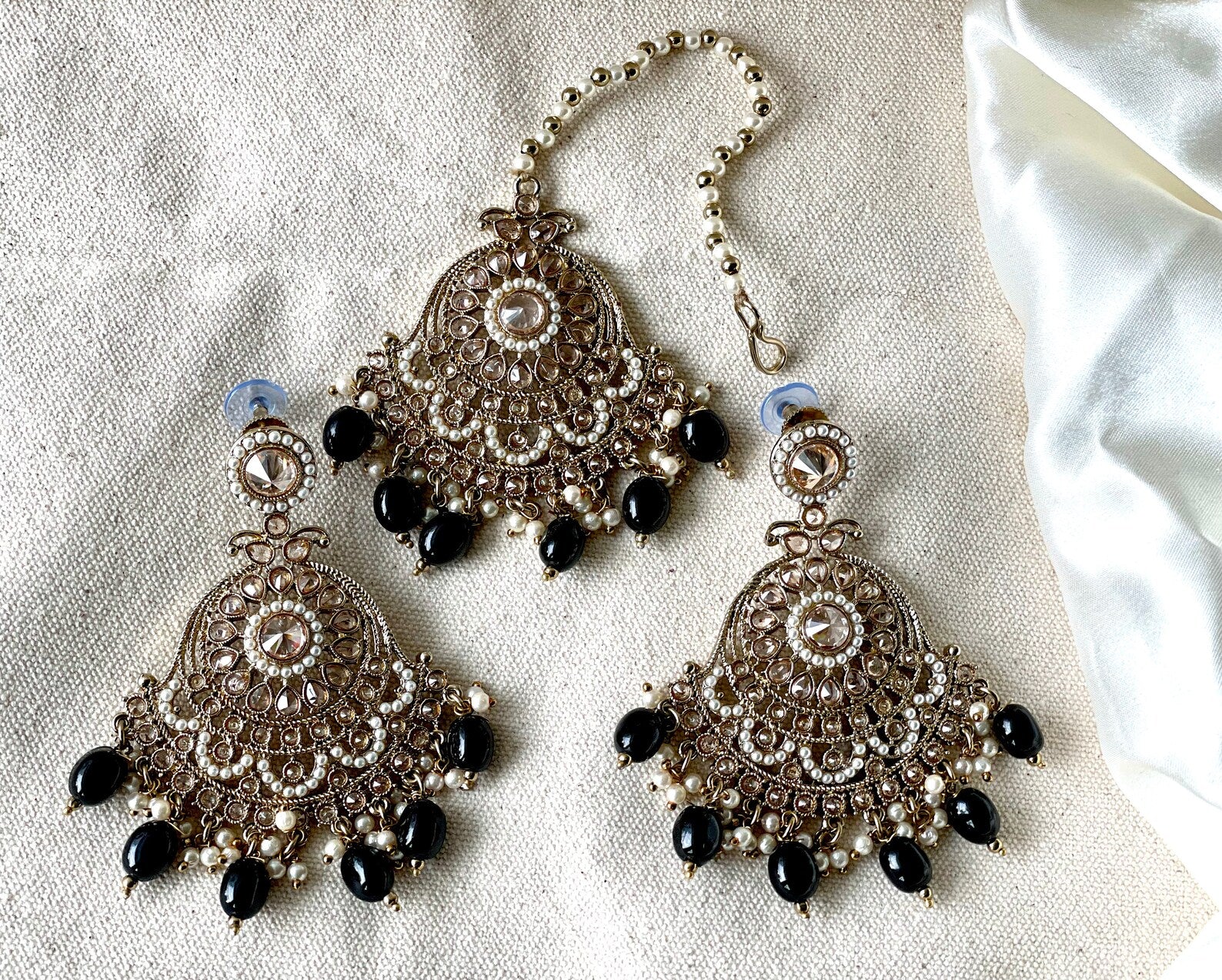 BLACK JHUMKI TIKKA SET
