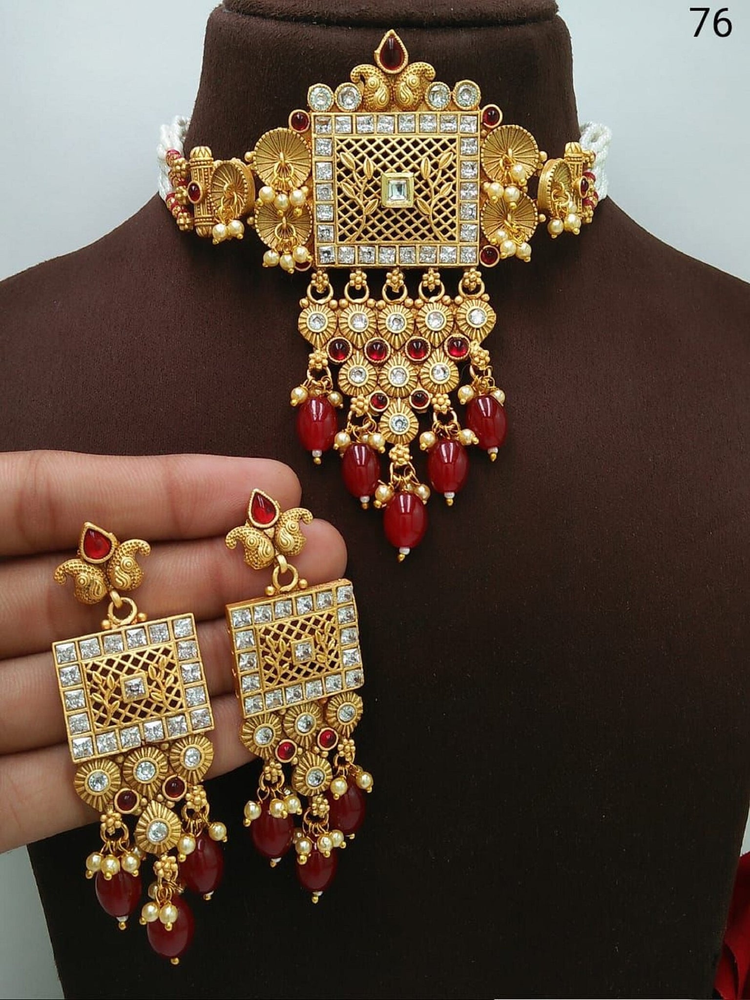 CHOKER SET WITH LONG EARINGS