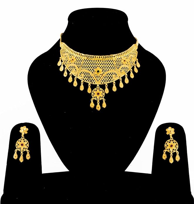 CHOKAR SET WITH STUDS