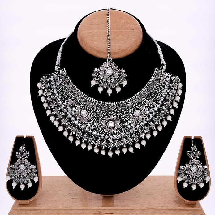 GREY CHOKAR SET WITH TIKKA